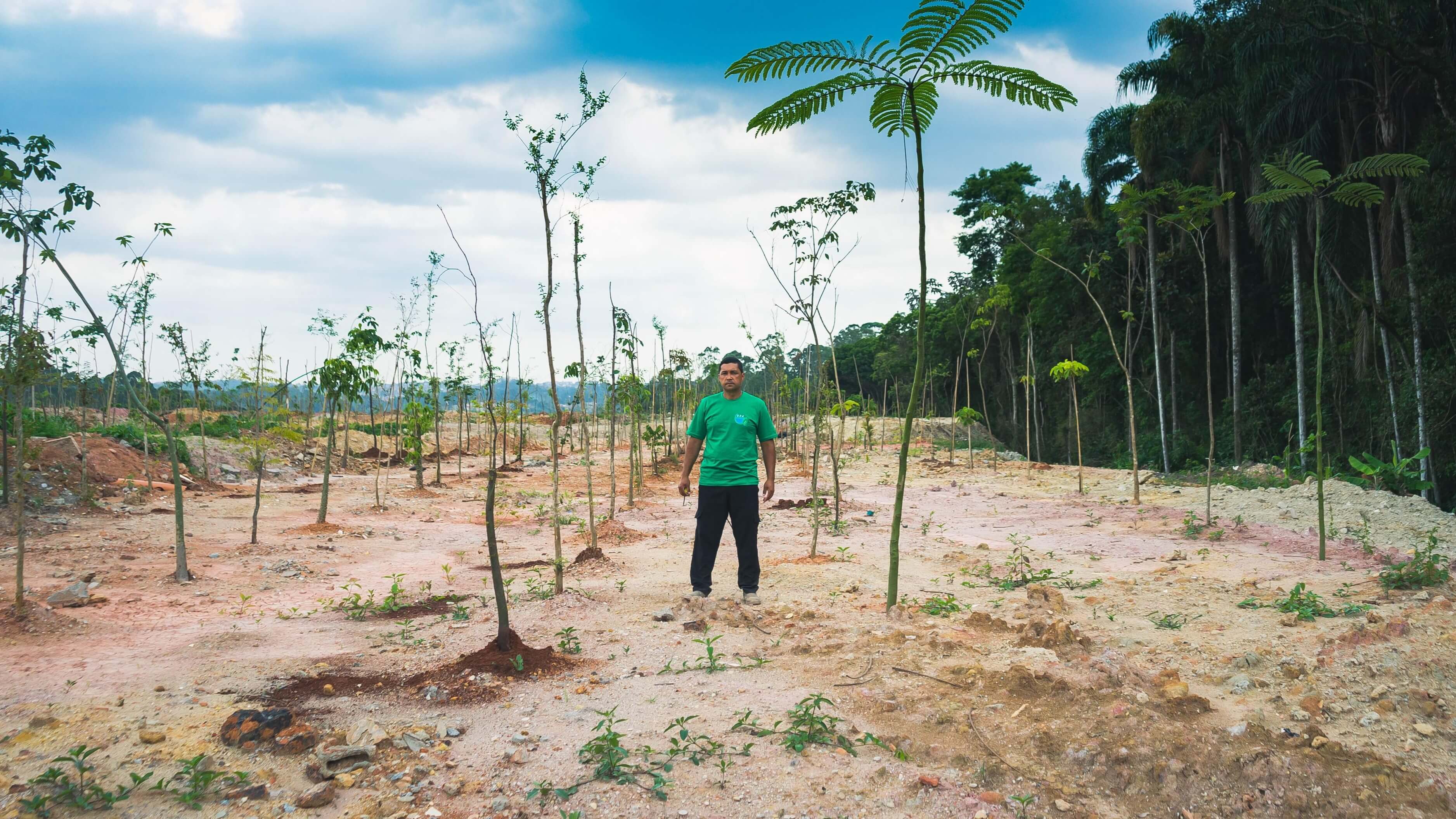Serviço Ambiental com a equipe BRA ao centro